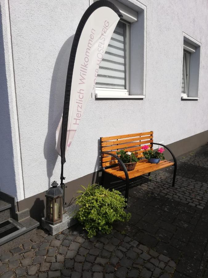 Ferienwohnungen Am Bruttiger Moselsteig ภายนอก รูปภาพ