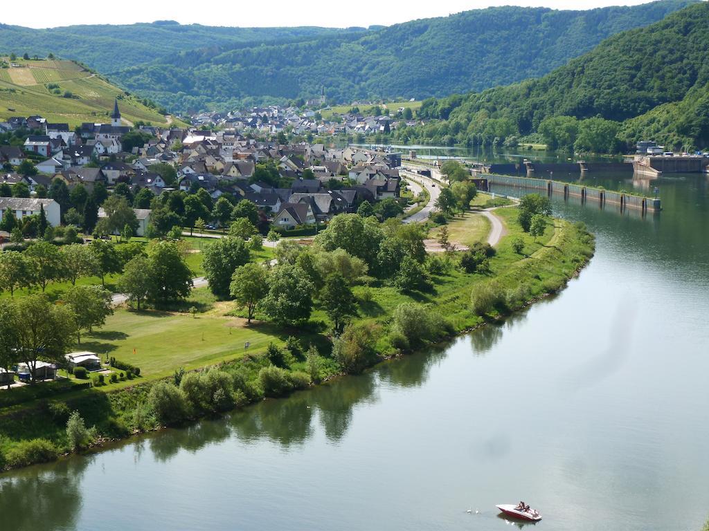 Ferienwohnungen Am Bruttiger Moselsteig ภายนอก รูปภาพ