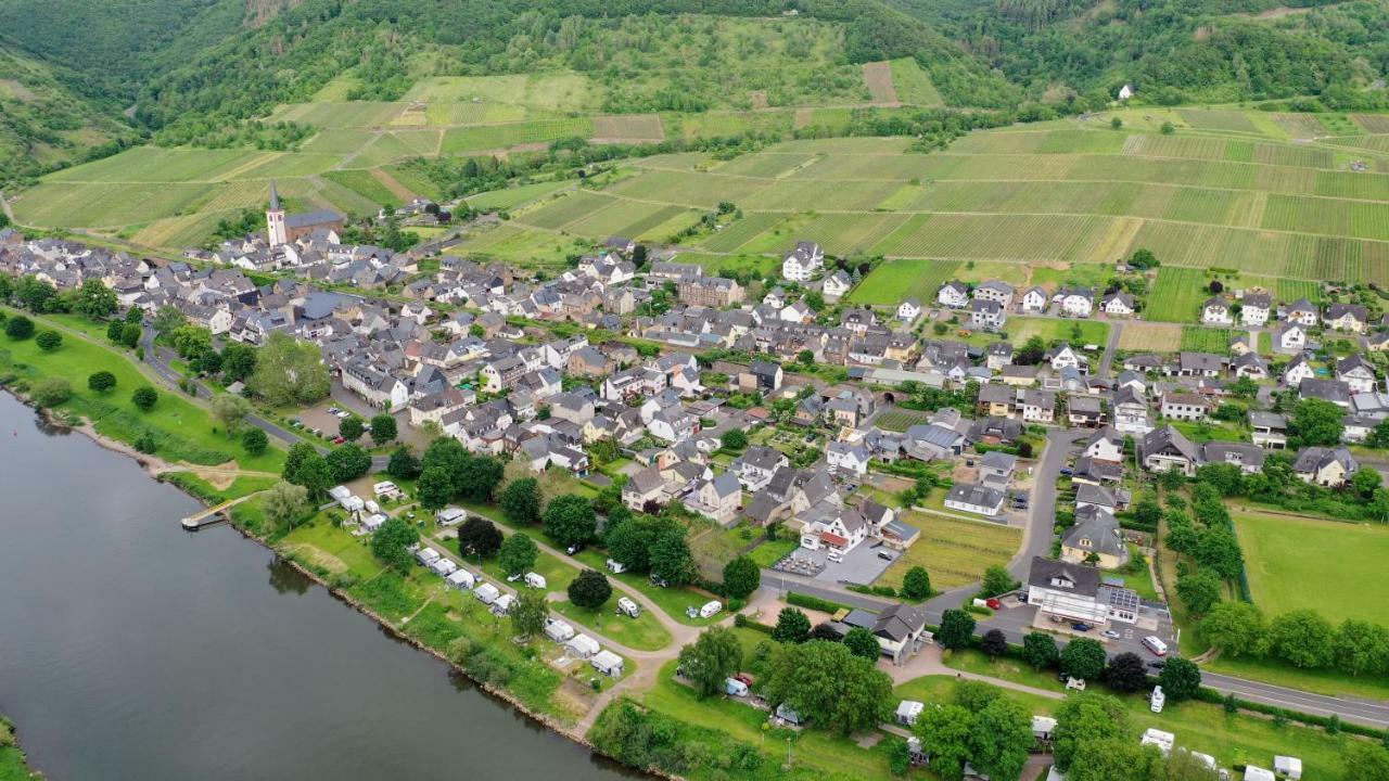 Ferienwohnungen Am Bruttiger Moselsteig ภายนอก รูปภาพ
